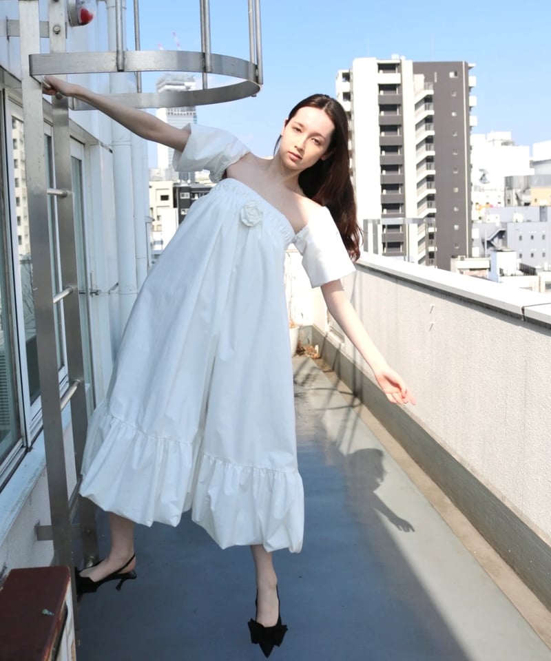 4way rose balloon one-piece white | BONNE