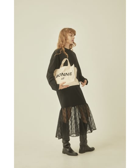 BONNE embroidery lace onepiece black