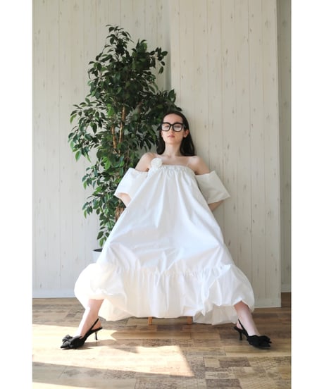 4way rose balloon one-piece white