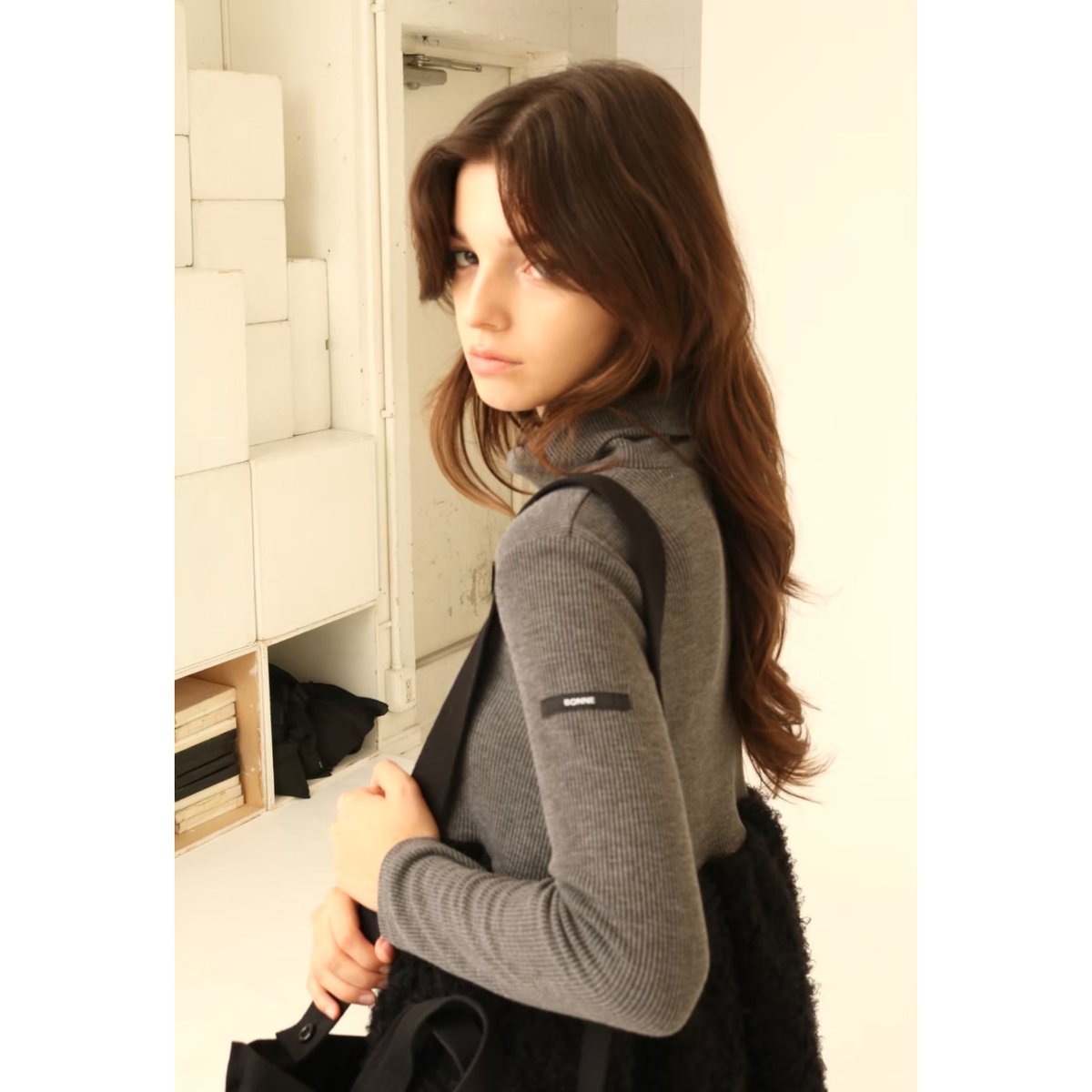 boa docking high neck tunic gray | BONNE