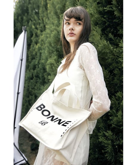 "BONNE"  tote bag ivory