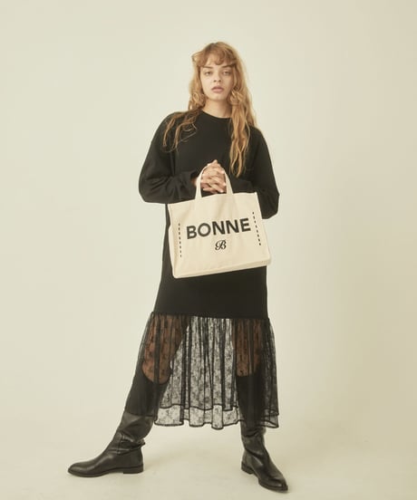 BONNE embroidery lace onepiece black