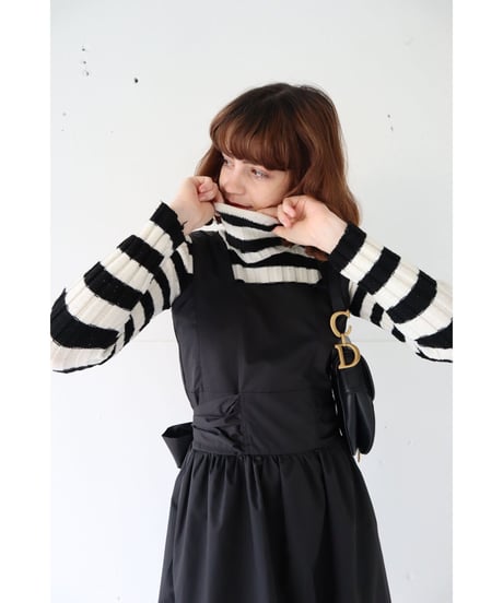 back double ribbon one-piece black