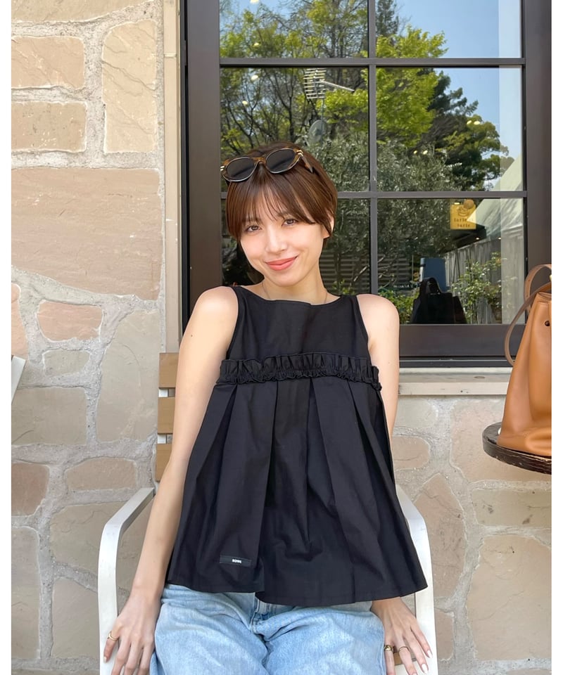 wave frill pleats tops black | BONNE