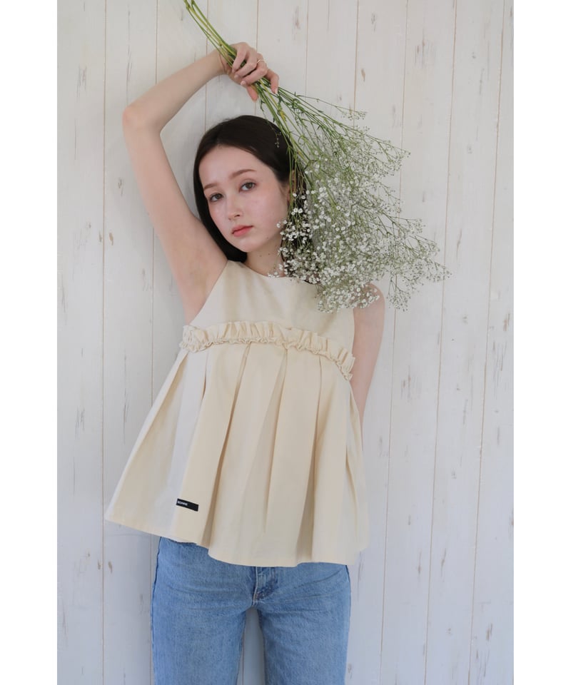 wave frill pleats tops beige | BONNE
