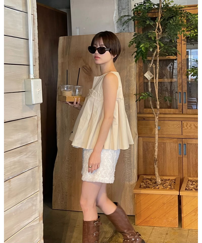 wave frill pleats tops beige | BONNE