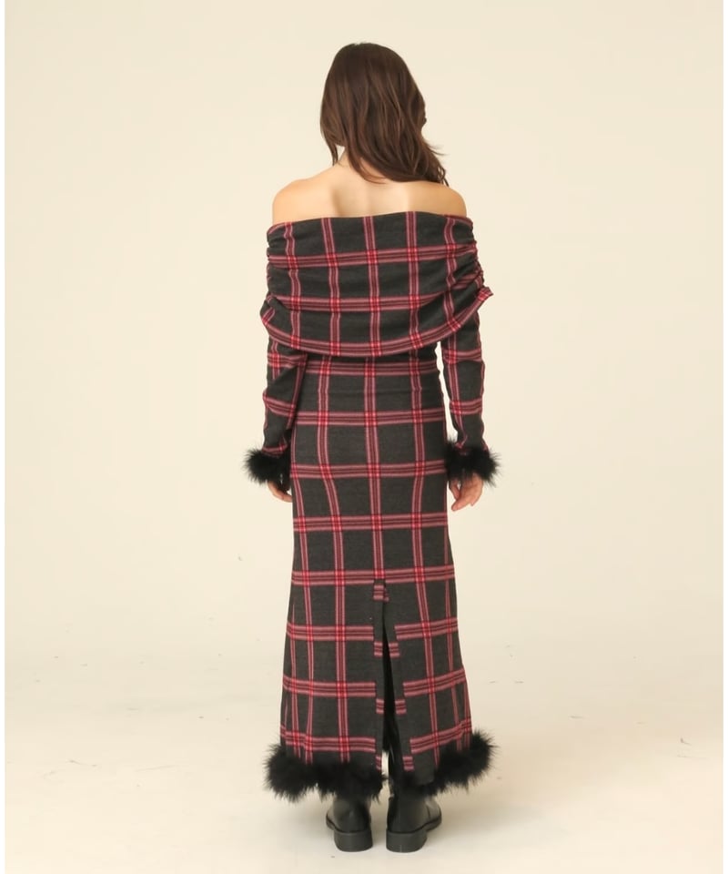 Feather off the shoulder lostワンピース off shoulder fur one-piece grayxred | BONNE