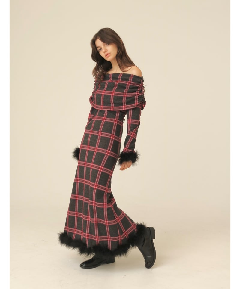 off shoulder fur one-piece grayxred | BONNE