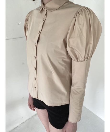 puff sleeve arm button blouse beige