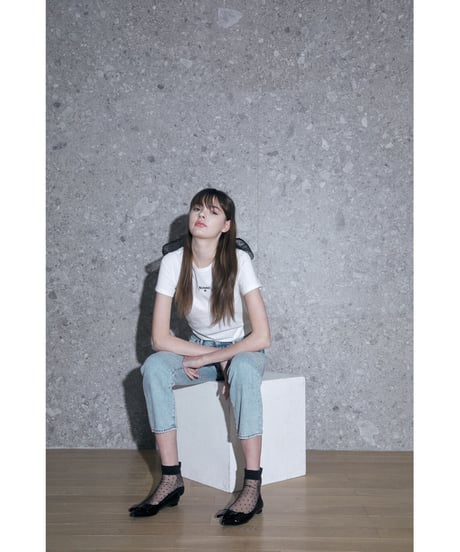 back ribbon "BONNE" logo tee