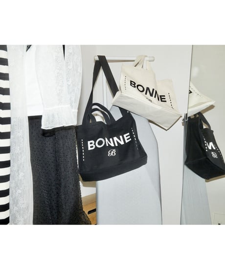 "BONNE"  tote bag black