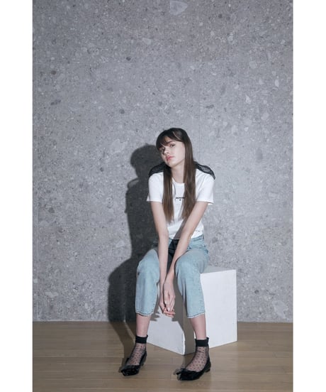 back ribbon "BONNE" logo tee