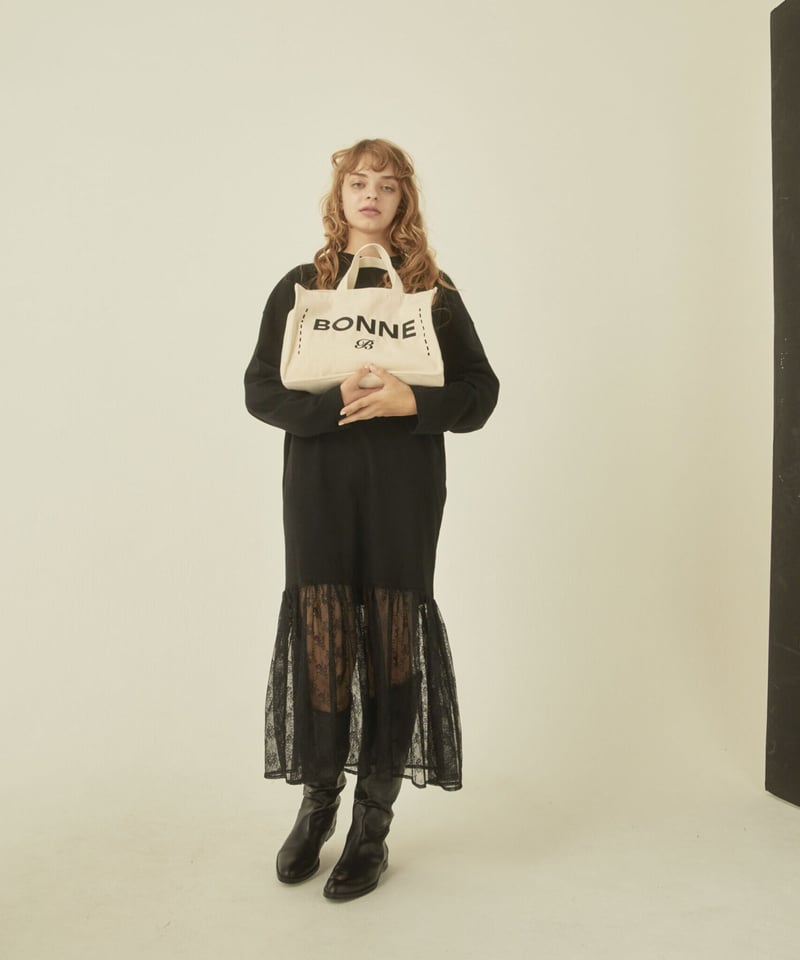 BONNE embroidery lace onepiece black | BONNE