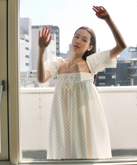 4way rose balloon one-piece white