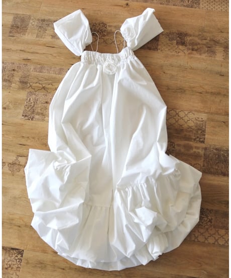 4way rose balloon one-piece white