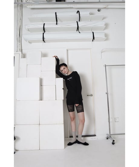 "BONNE B"finger hole long tee Black