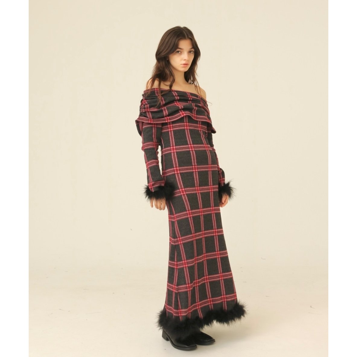 off shoulder fur one-piece grayxred | BONNE