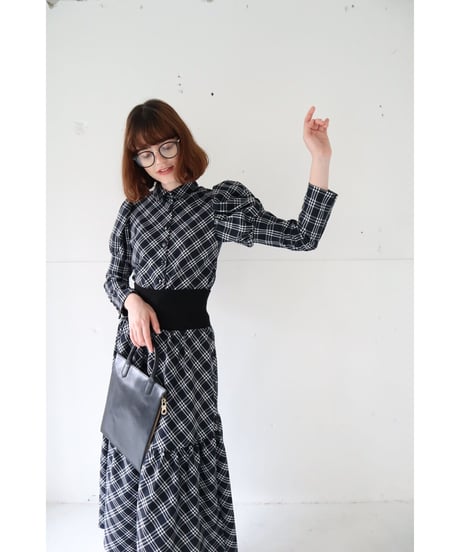 puff sleeve arm botton blouse check black