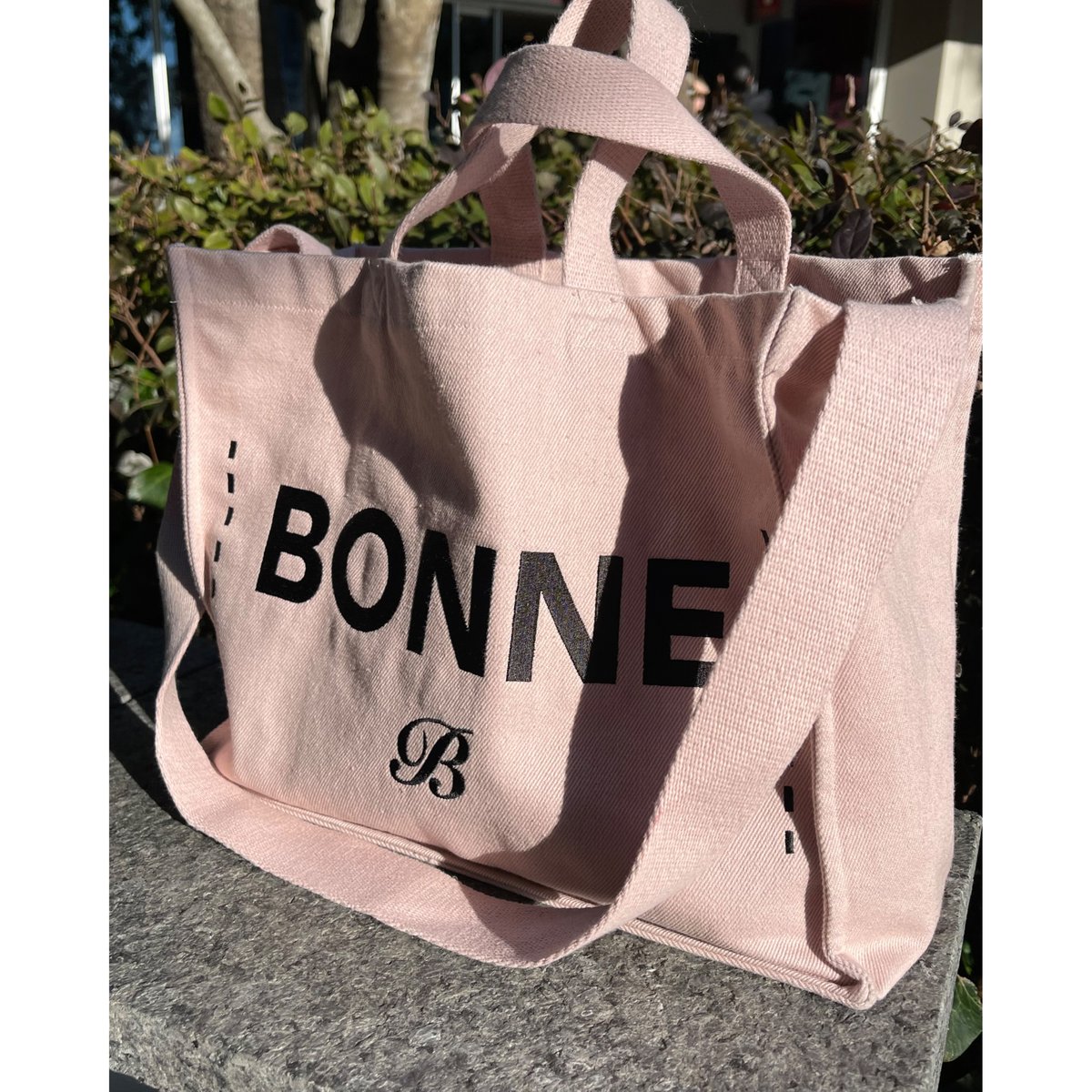 新品タグ付 TO BE CHIC Bon bon tote ボンボントートバッグ 新品タグ付 TO BE CHIC Bon bon tote ボンボントートバッグ
