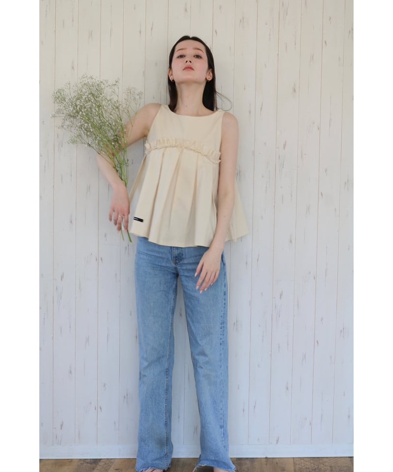 wave frill pleats tops beige | BONNE