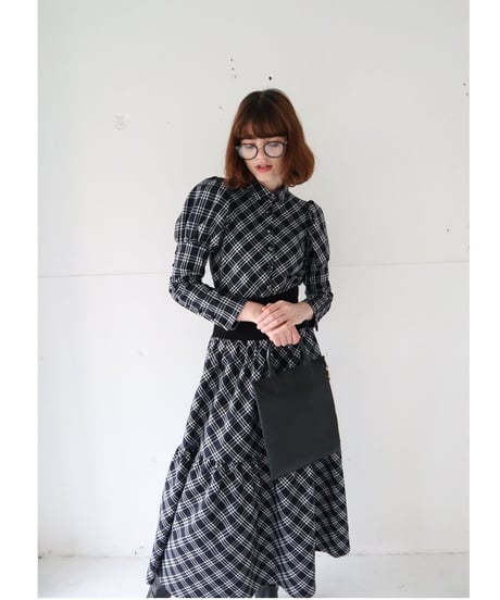 puff sleeve arm botton blouse check black