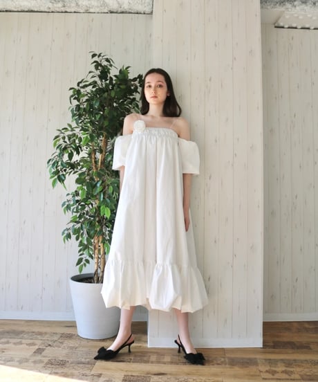 4way rose balloon one-piece white