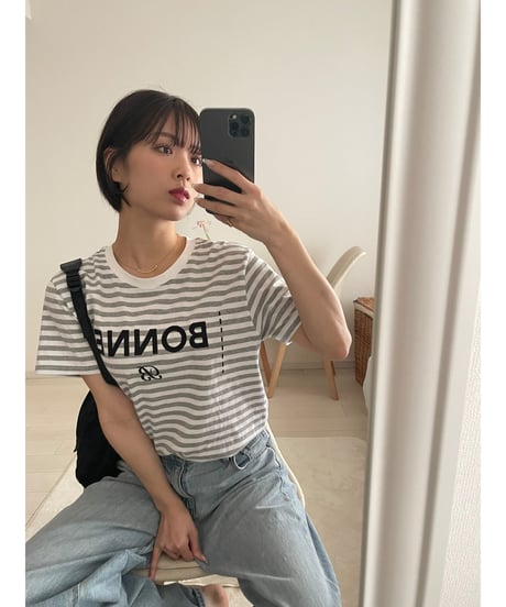 BONNE tee gray border