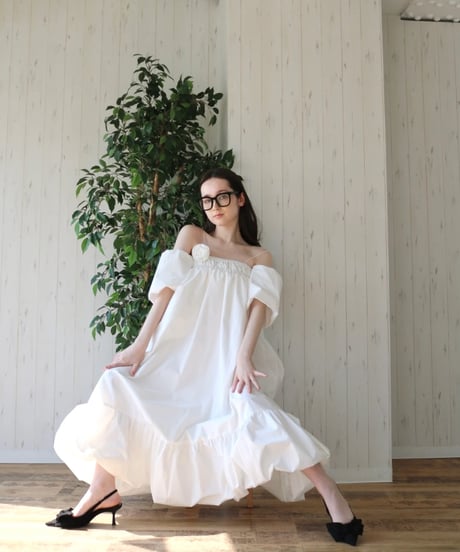 4way rose balloon one-piece white