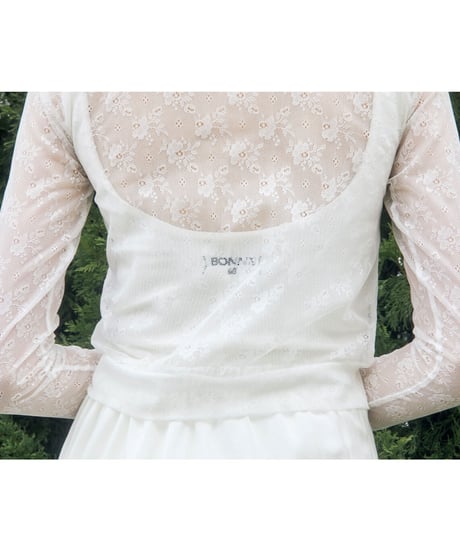 "BONNE" logo leotard