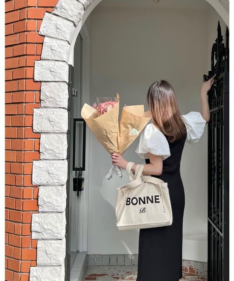 "BONNE"  tote bag ivory