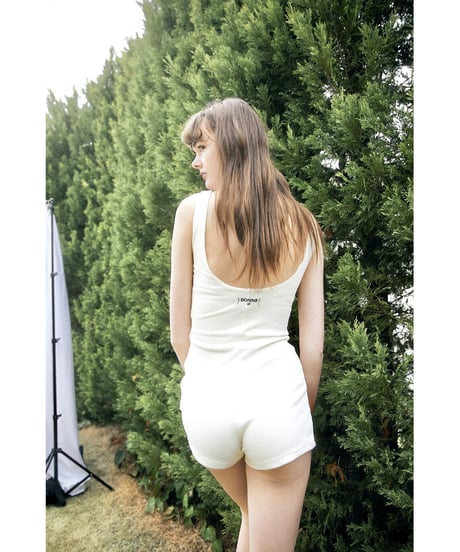 "BONNE" logo leotard
