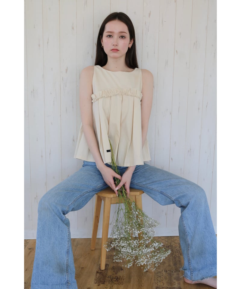 wave frill pleats tops beige | BONNE