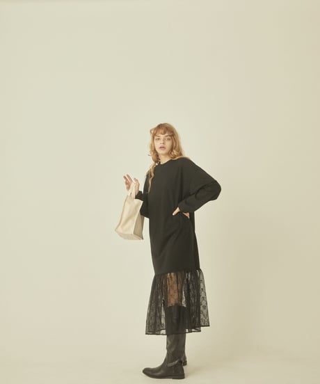 BONNE embroidery lace onepiece black