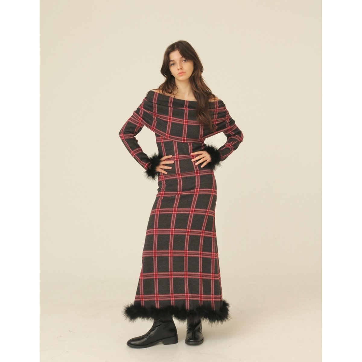 え*り様 MmeemeOff shoulder fur pleated onep え*り様 MmeemeOff shoulder fur pleated onep Off shoulder fur