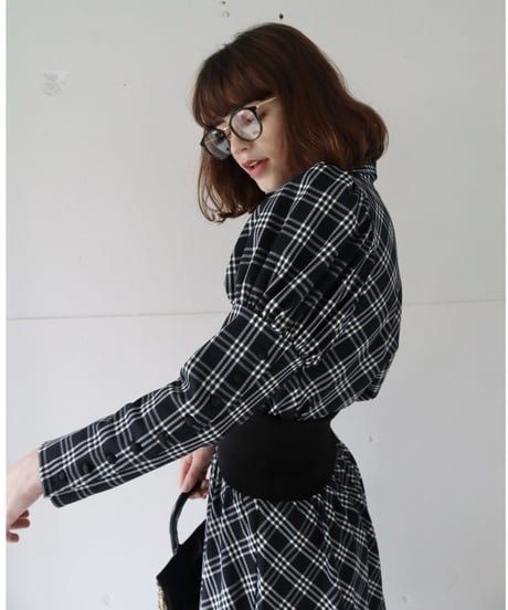 puff sleeve arm botton blouse check black