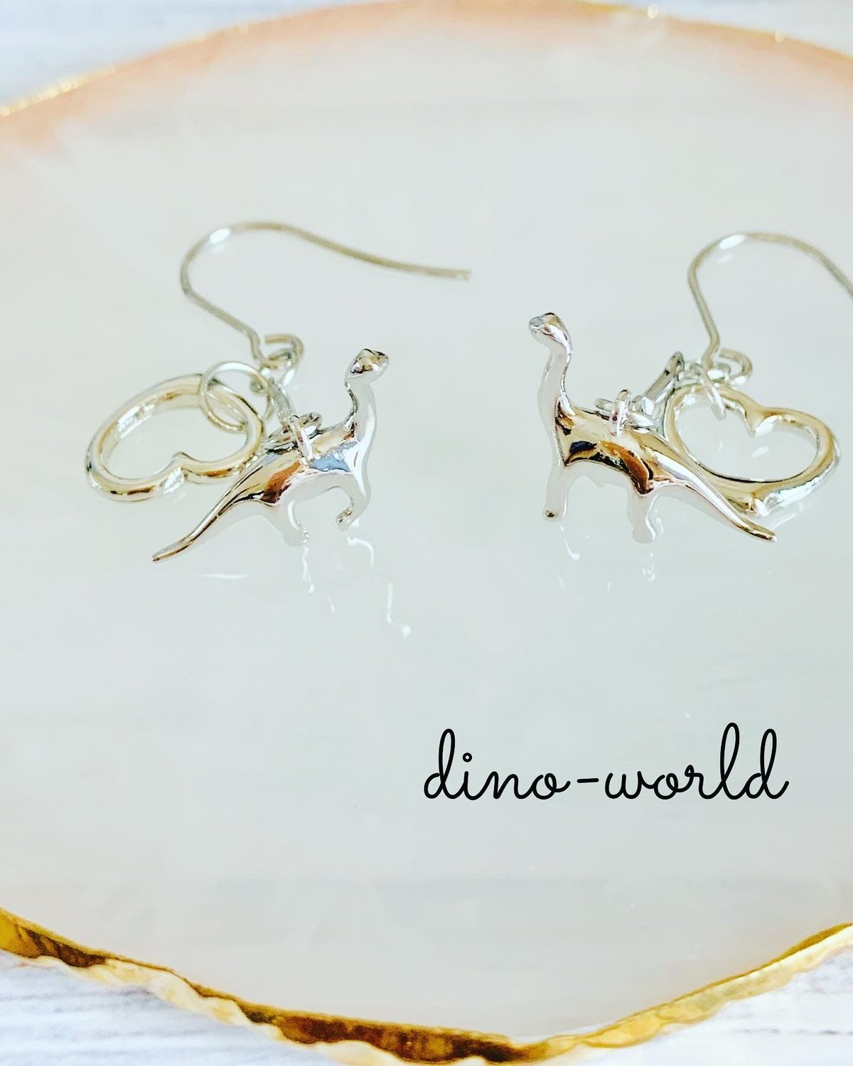 Sport b.★Dino ハート 揺れる 恐竜 ピアス オープンハート付き 恐竜ピアス/イヤリング | dino-world