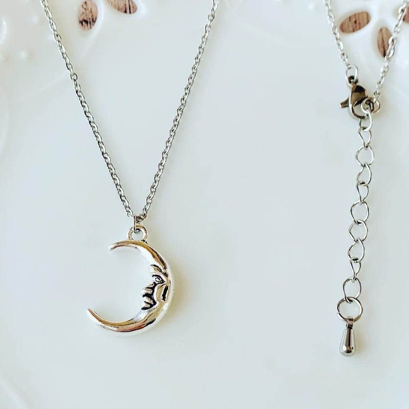 月モチーフ ネックレス（ステンレスチェーン） | dino-world