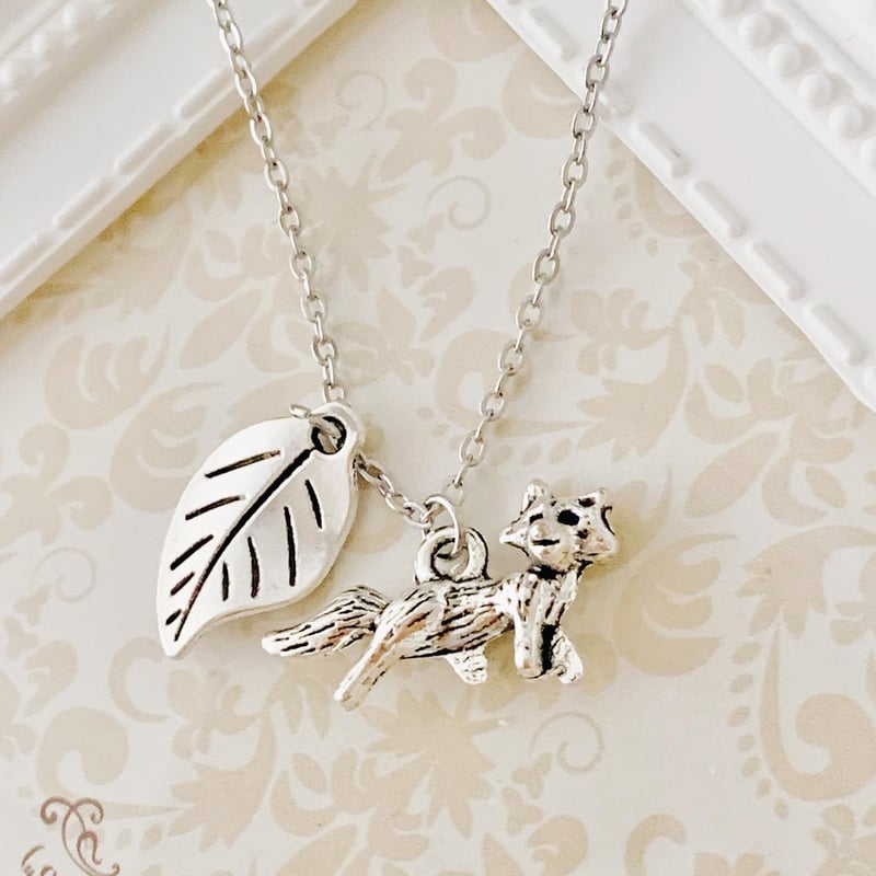 きつねとリーフのネックレス（キツネネックレス） | dino-world