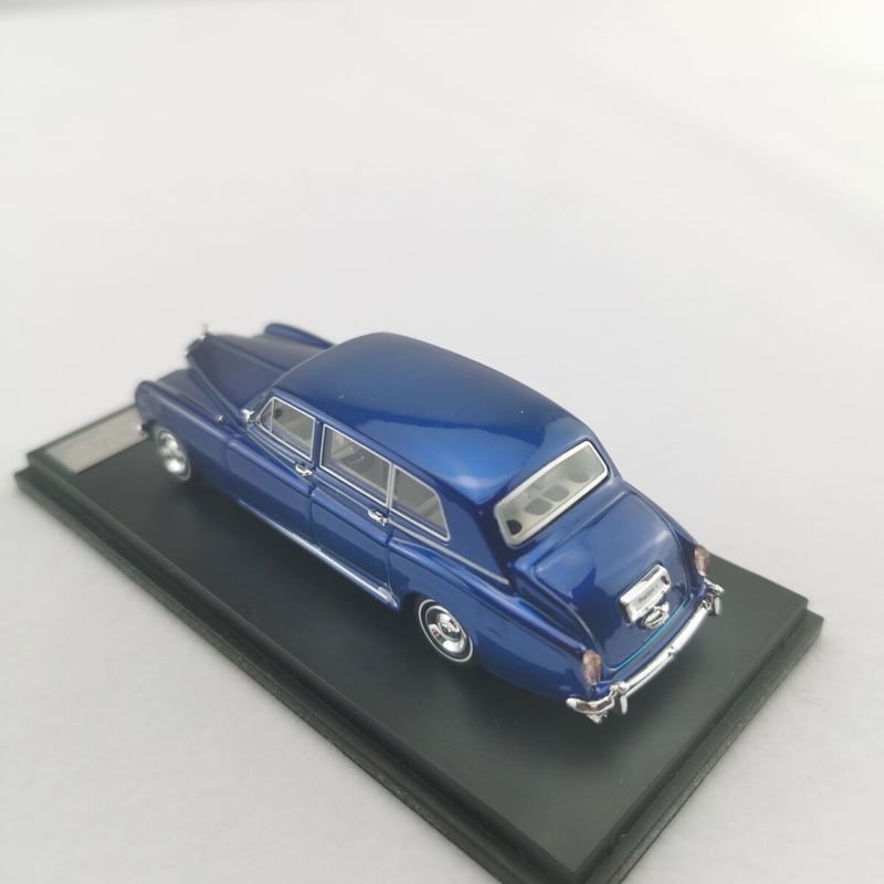 DCM 1/64 ロールスロイス ファントムVII ブラック 全開閉 DCM 1/64 ロールスロイス ファントムVII ブラック/シルバー 全