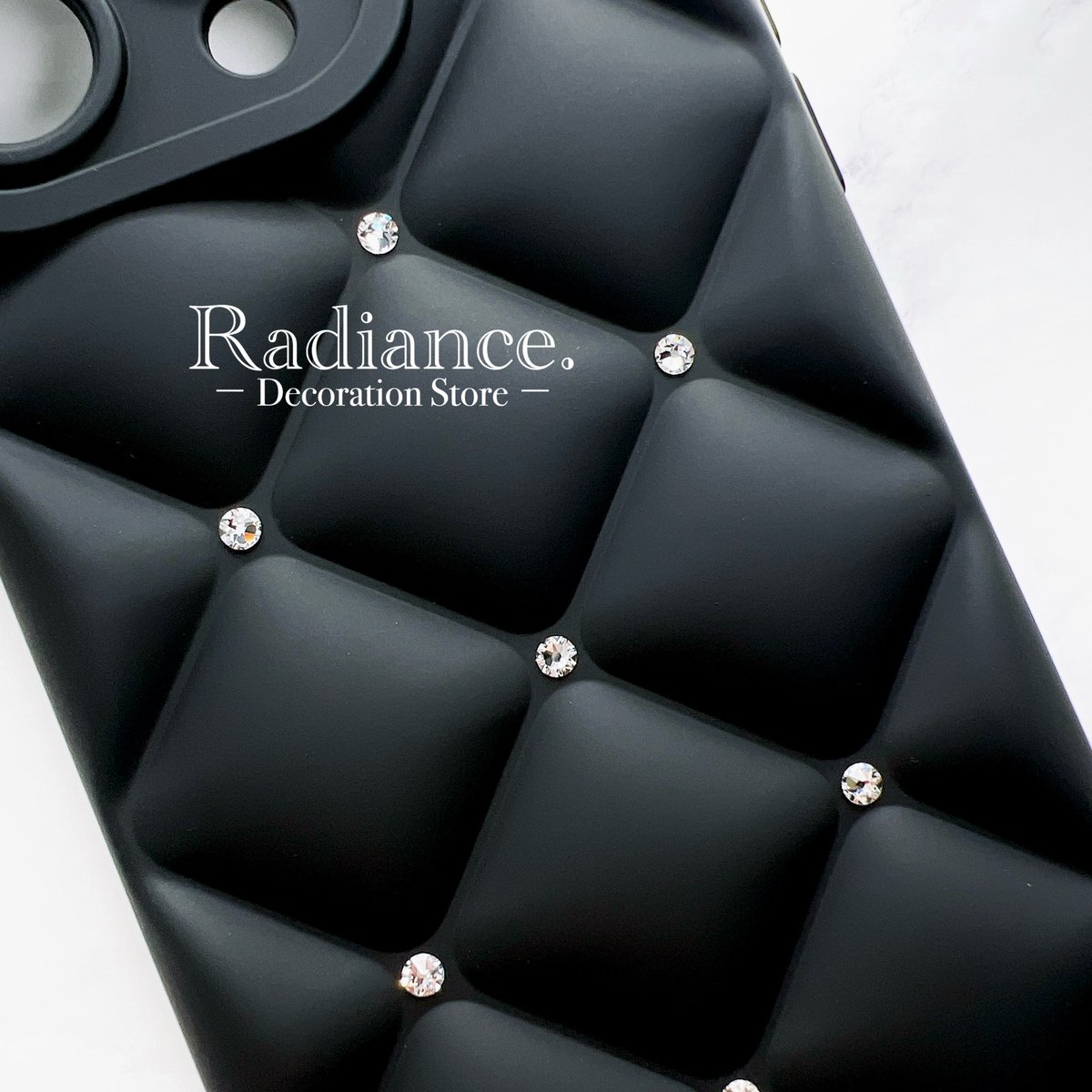 キルティングiPhoneケース マットブラック | Radiance. - Decorati