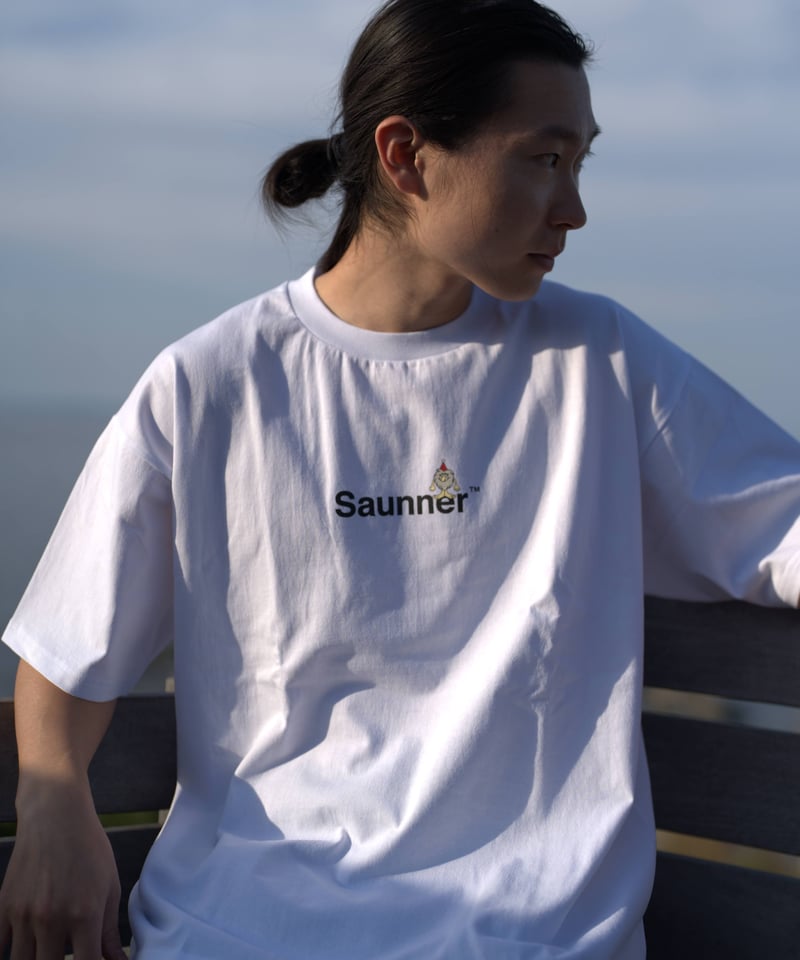 SaunnerロゴTシャツホワイト（TTNEコラボ） | SeaSaunaShack STORE