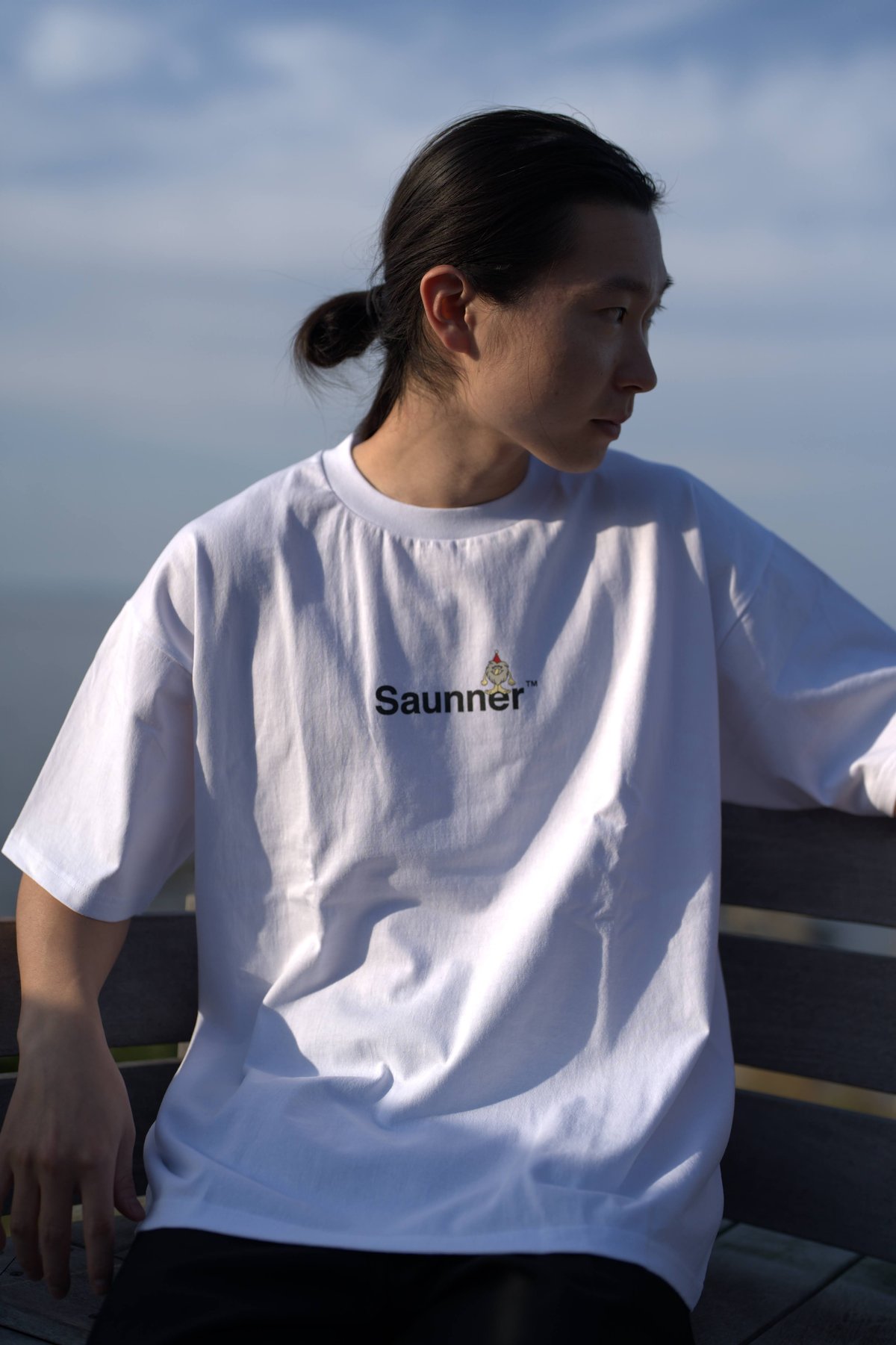 SaunnerロゴTシャツホワイト（TTNEコラボ） | SeaSaunaShack STORE