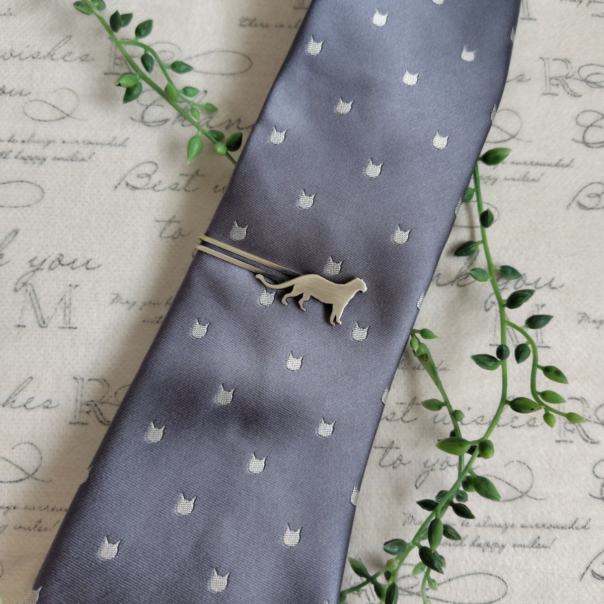 BOX入りネクタイピン 猫シルエット | 猫雑貨専門店 猫の手さき