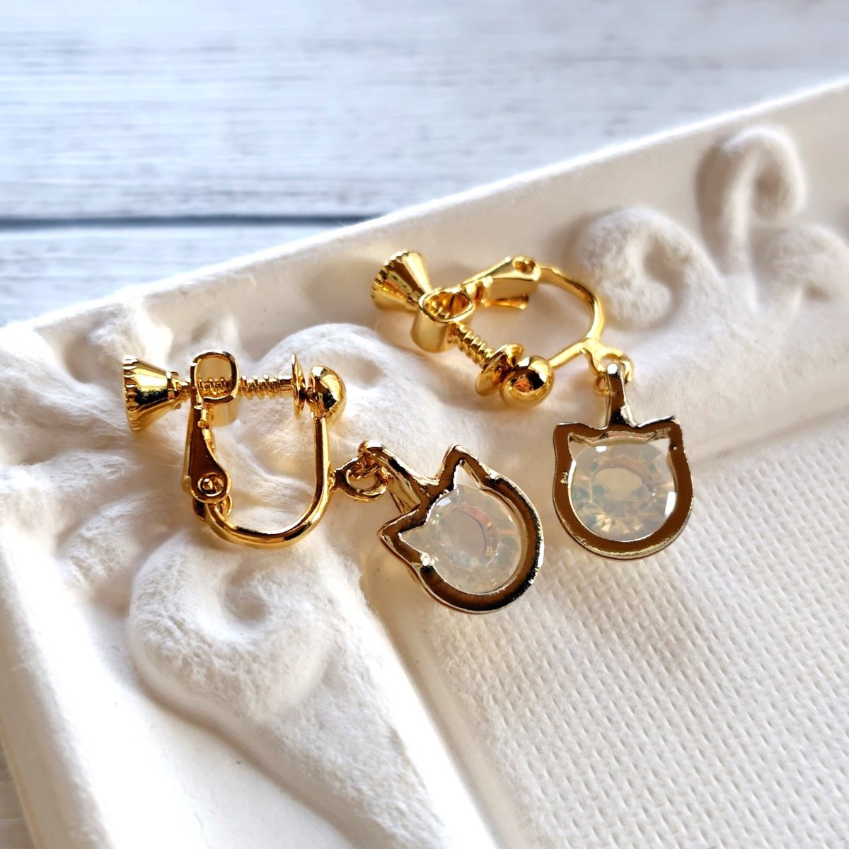 ✨️希少✨️ simmon アクセサリー イヤリング 猫 ゴールド 片耳