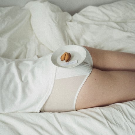 Highrise-period panties/ White