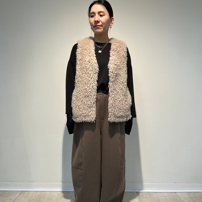アヤン ayane プードルファーベストBK ayane 25AW】875805 プードルファーベスト | selectshopB5