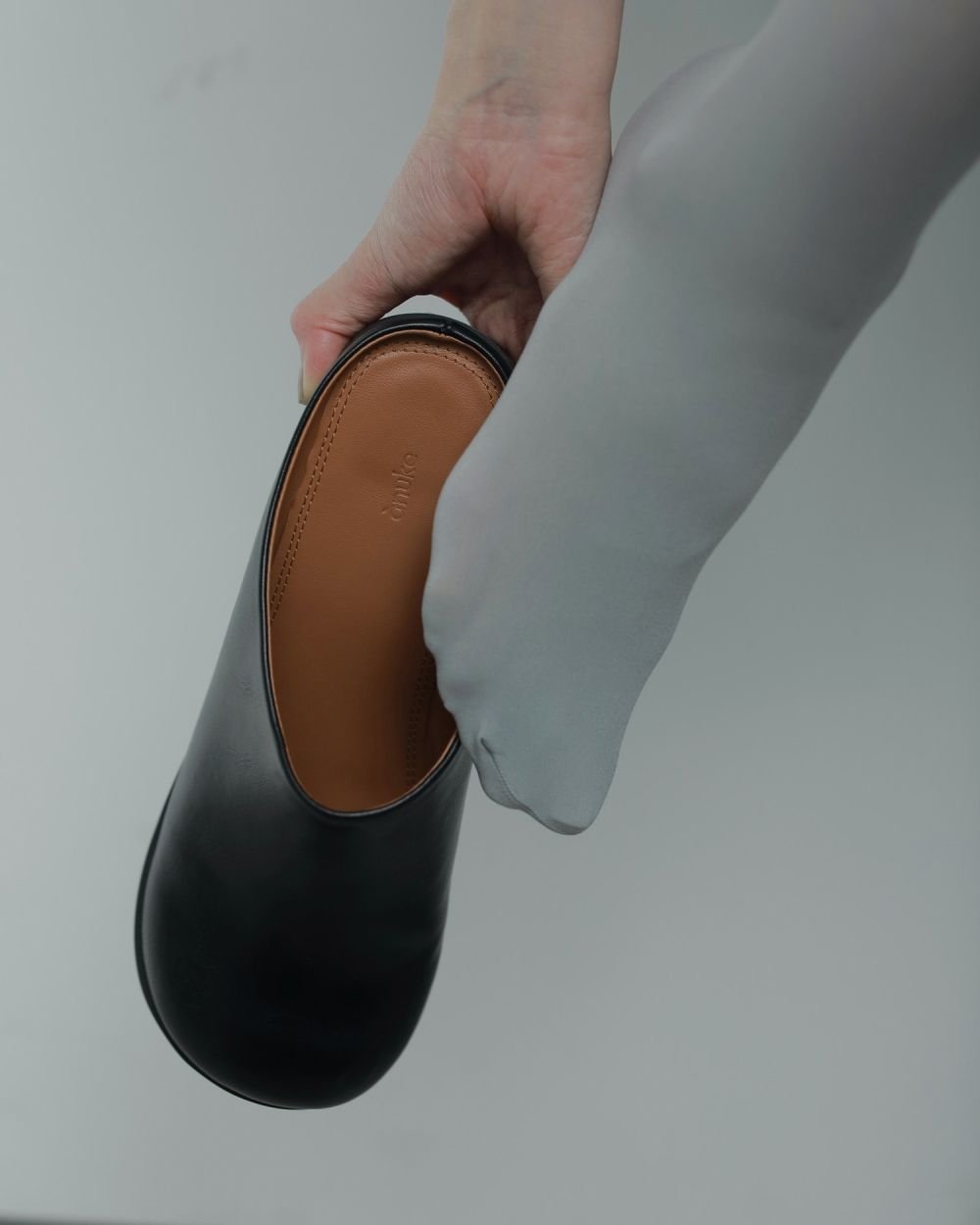 anuke】Ecoleather Heel Slip-ons | Radiant MUSE 本店