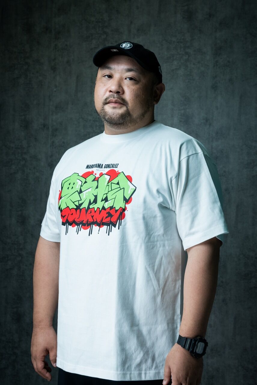 裏社会ジャーニー オリジナルロゴTシャツ ホワイト | マルヤマ
