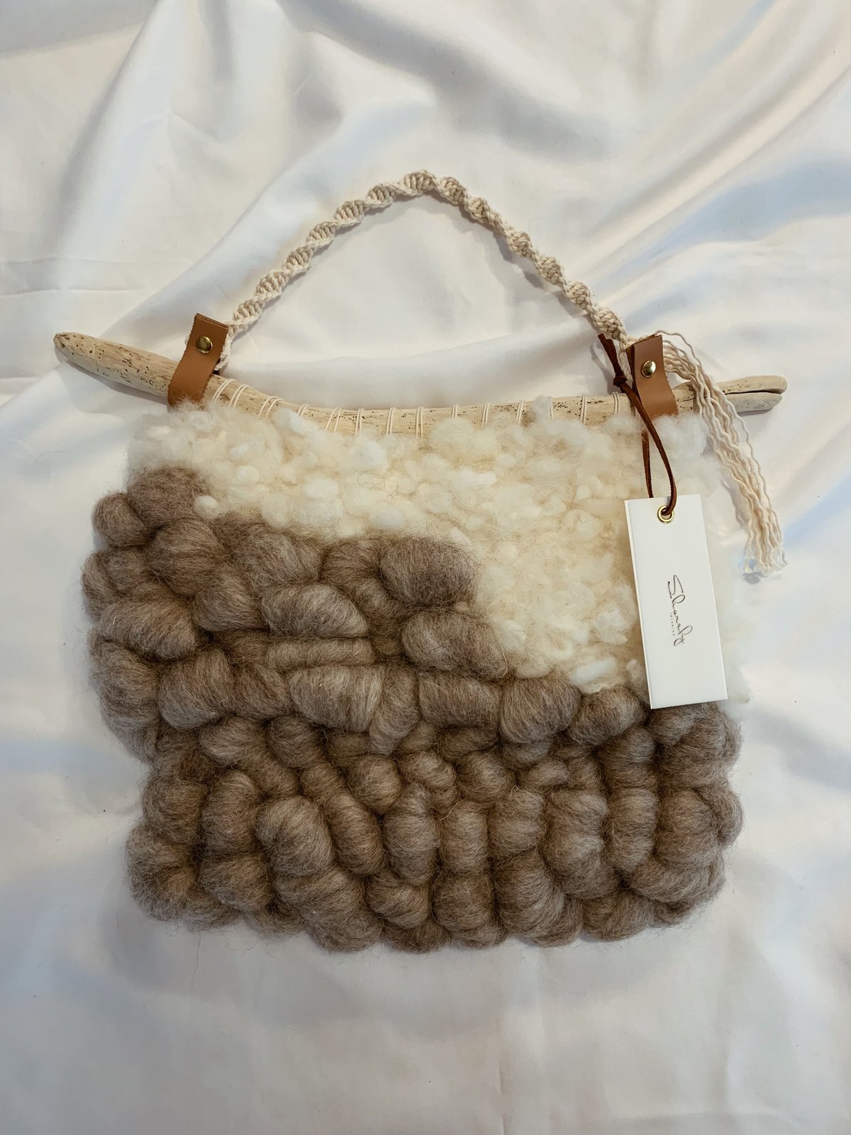 ［NEW］MER ハンドメイド 羊毛タペストリー アイボリー fit=scale-down,w=1200