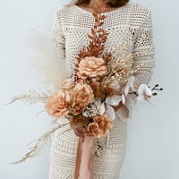 bouquet-apricot orchid-